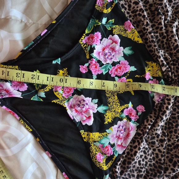 Floral and Leopard Print Women's Swim Set - Picture 7 of 9